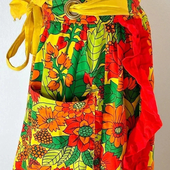 Floral true tie wrap maxi skirt ruffle detail with pockets, grommet one size - Picture 6 of 7